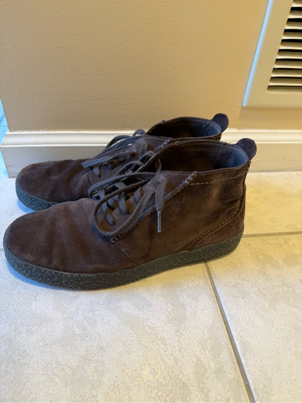 Clarks Men's Dark Brown Suede Chukka Boots